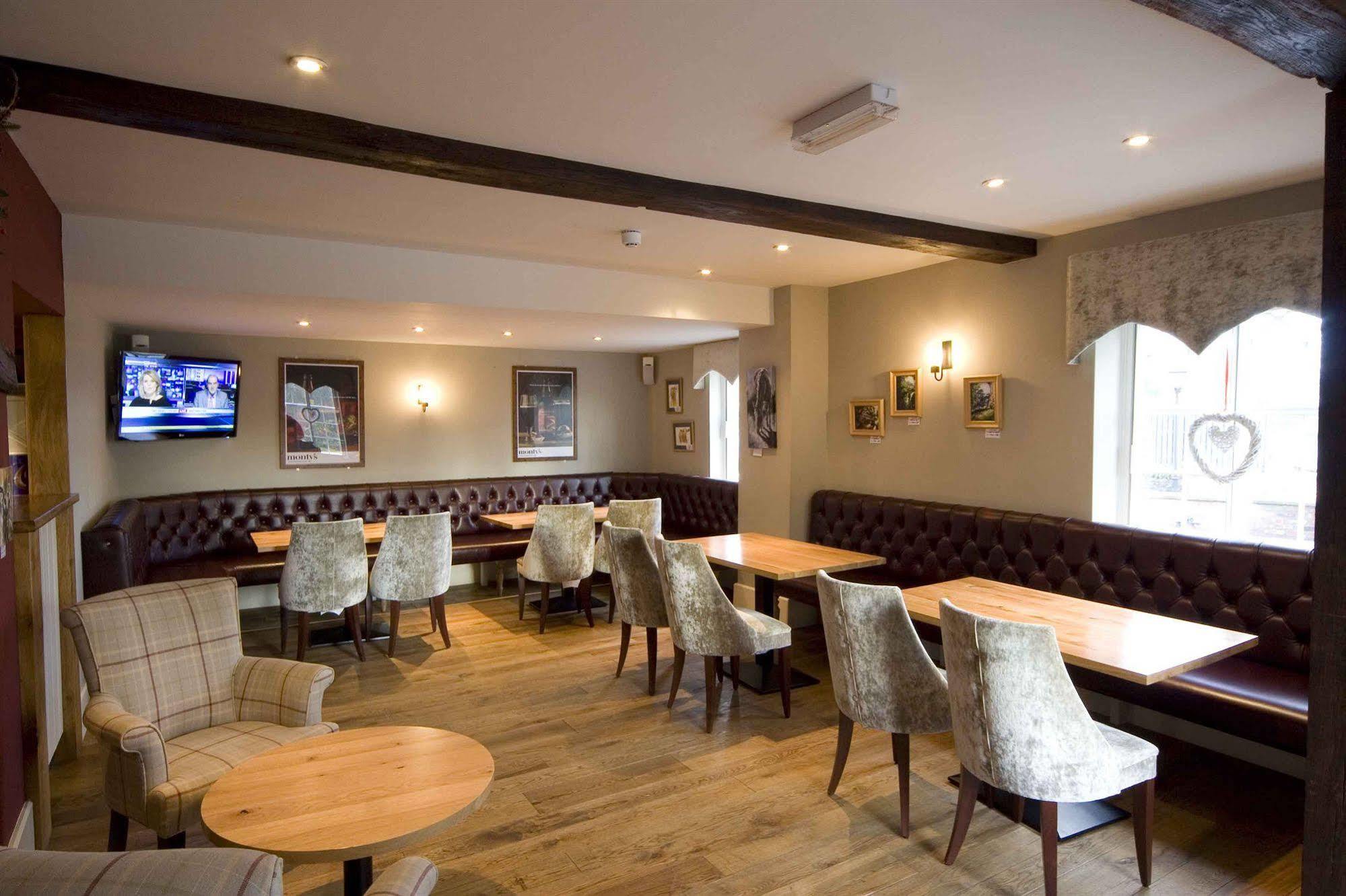 The Nags Head Hotel Montgomery Buitenkant foto